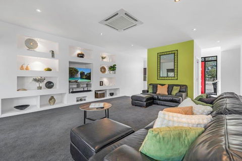 Riverlyne - Riverfront Holiday Home - Tweed Heads Accommodation 2
