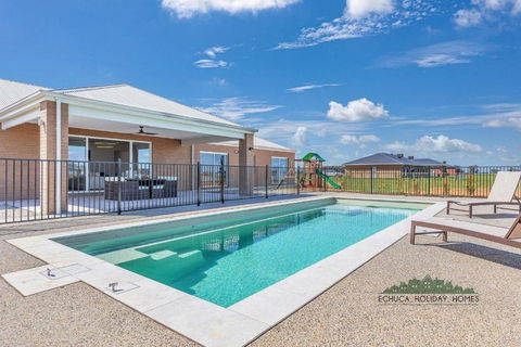 Riverside Meadows - Tweed Heads Accommodation 0