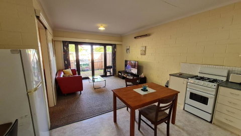 Rise N Shine - Affordable 50sqm Garden Apartment - Tweed Heads Accommodation 3