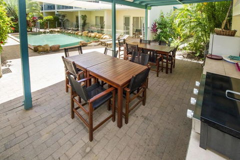 SAILS 9 Beachfront Getaway Horseshoe Bay - Tweed Heads Accommodation 3