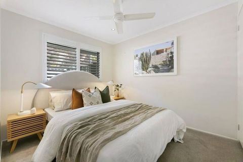 Riviera Road Miami - 4BRM Dual Villa - Tweed Heads Accommodation 1