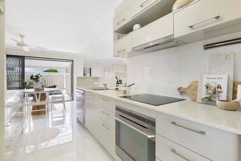 Riviera Road Miami - 4BRM Dual Villa - Tweed Heads Accommodation 2