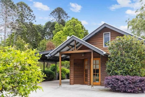 Romantic Lakeview Cottage - Tweed Heads Accommodation 1