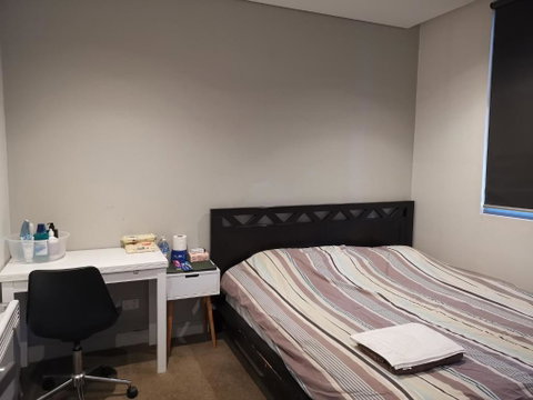 Room With King-size Bed Close To Melbourne CBD & Southern Cross Station - Tweed Heads Accommodation 0