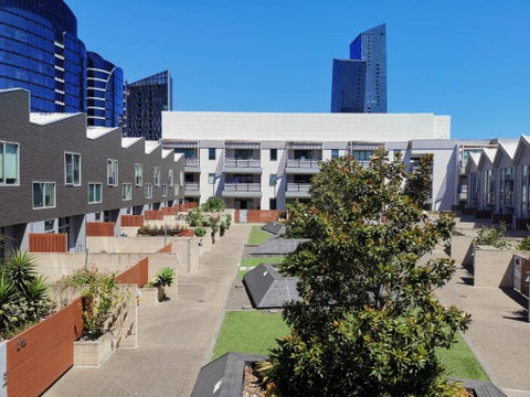 Room With King-size Bed Close To Melbourne CBD & Southern Cross Station - Tweed Heads Accommodation 3