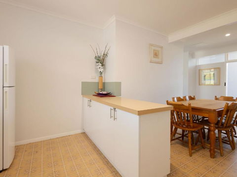 Rosella Perch - Tweed Heads Accommodation 2
