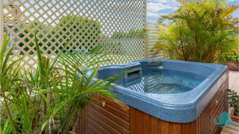 Rosies Retreat - 300m To The Sandy Shores Of Caves Beach - Tweed Heads Accommodation 0