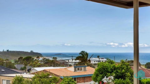Rosies Retreat - 300m To The Sandy Shores Of Caves Beach - Tweed Heads Accommodation 1