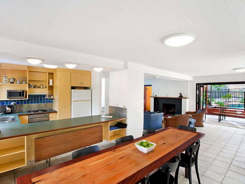 Ross Cres Spacious Private Beach House - Tweed Heads Accommodation 3