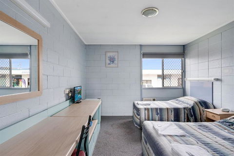 Royal Hotel - Tweed Heads Accommodation 2