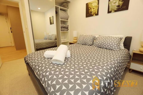Ruby Red, 1Bd 1Bth Apt - Woden CBD - Tweed Heads Accommodation 1