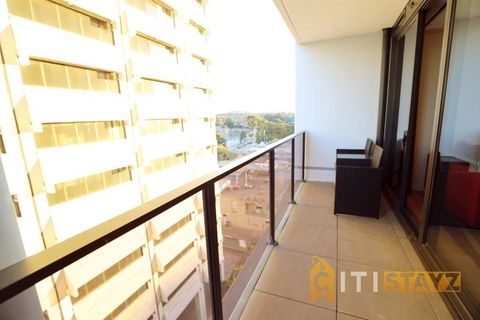 Ruby Red, 1Bd 1Bth Apt - Woden CBD - Tweed Heads Accommodation 2