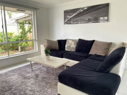 Runaway Bay Family Haven With 4beds - Tweed Heads Accommodation 0