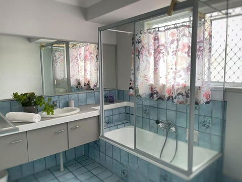 Runaway Bay Family Haven With 4beds - Tweed Heads Accommodation 2