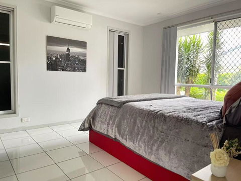 Runaway Bay Family Haven With 4beds - Tweed Heads Accommodation 3