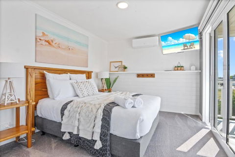 SALTAIR Beach House Right In Town - Tweed Heads Accommodation 1
