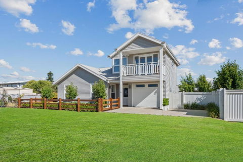 SALTAIR Beach House Right In Town - Tweed Heads Accommodation 0
