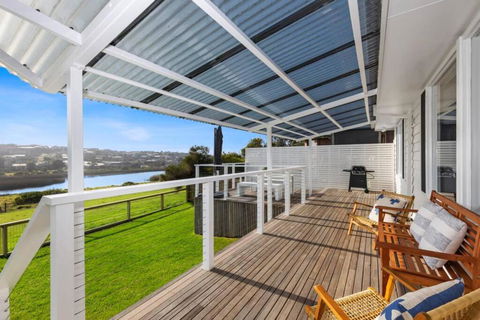 SALTWATER HOUSE - Opposite The Beach And Views Over The Lake! - Tweed Heads Accommodation 1