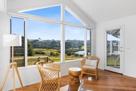 SALTWATER HOUSE - Opposite The Beach And Views Over The Lake! - Tweed Heads Accommodation 2