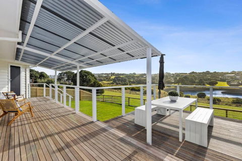 SALTWATER HOUSE - Opposite The Beach And Views Over The Lake! - Tweed Heads Accommodation 3