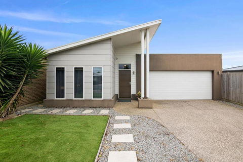 Salty Sage Beach House - Tweed Heads Accommodation 3