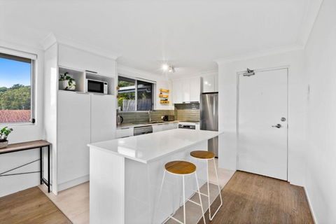 Salty Sea Breeze Apartment 500m To Waters Edge - Tweed Heads Accommodation 1