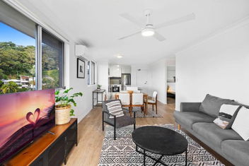 Salty Sea Breeze Apartment 500m To Waters Edge with Tweed Heads Accommodation