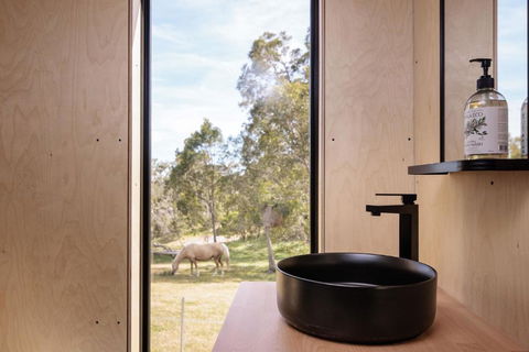 Sam The Tiny Cabin In Serpentine - Tweed Heads Accommodation 3
