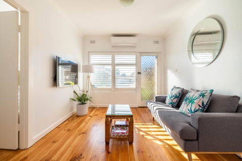 Sams Henley Beach Garden Unit - Tweed Heads Accommodation 0