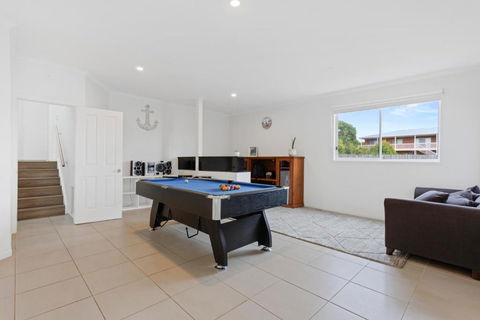 Sanctuary Lodge By Ready Set Stay - BYO LINEN & TOWELS - Tweed Heads Accommodation 1