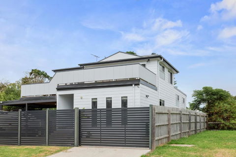 Sanctuary Lodge By Ready Set Stay - BYO LINEN & TOWELS - Tweed Heads Accommodation 2