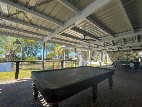 Sand N Sea - Burrum Heads- Beachfront- 4BR- Aircon -Pets Welcome - Tweed Heads Accommodation 0