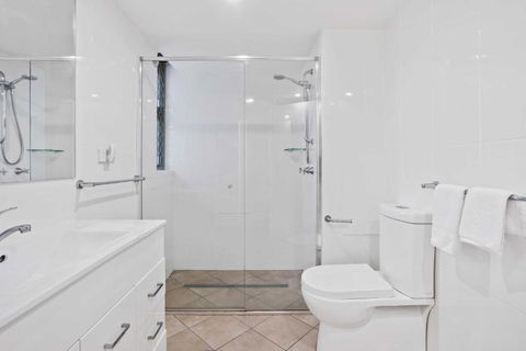 Sandown - Hosted By Burleigh Letting - Tweed Heads Accommodation 1