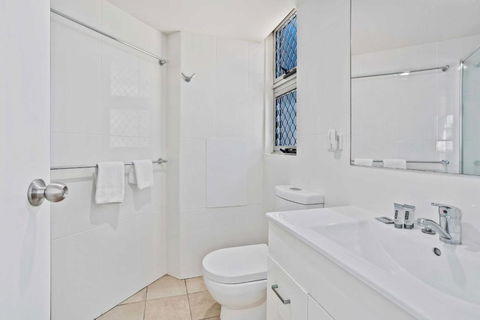Sandown - Hosted By Burleigh Letting - Tweed Heads Accommodation 2