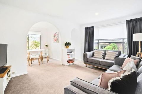 Sandy Bay Cozy Cottage Close To CBD - Tweed Heads Accommodation 0