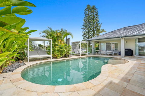 SEACLUSION 5 Bed Waterfront, Sleeps 12 - Tweed Heads Accommodation 2