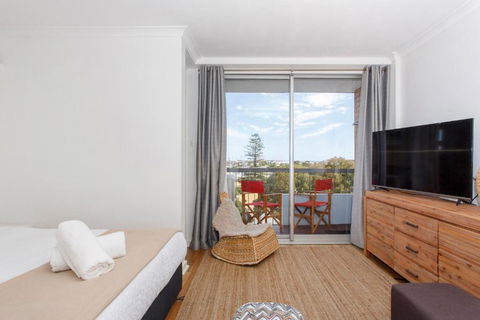 Seaside Studio Apartment - North Fremantle - Tweed Heads Accommodation 0