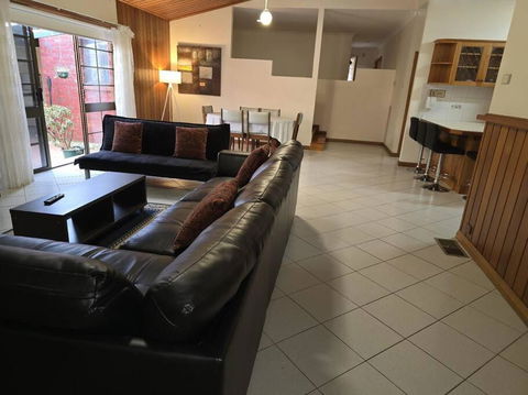 Serene Escape In Altona Meadows - Tweed Heads Accommodation 1