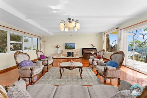 Spacious 4-Bed Home Water Views In Castle Cove - Tweed Heads Accommodation 0