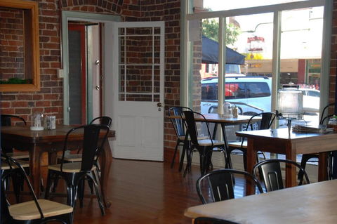 THE FED AND BED TEMORA - Tweed Heads Accommodation 3