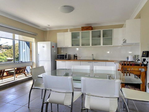 Beachside Getaway - 150m To Beach - Tweed Heads Accommodation 3