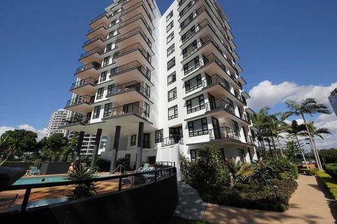 Beachside Neptune Resort Apt Upgraded! - Tweed Heads Accommodation 1