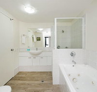 Beachside Neptune Resort Apt Upgraded - Tweed Heads Accommodation