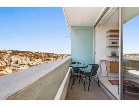 Beachside Paradise - Ocean Views, Central Position - Tweed Heads Accommodation 3