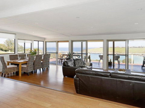 Beachview - Walking Track Straight Down To The Beach - Tweed Heads Accommodation 1