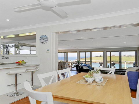 Beachview - Walking Track Straight Down To The Beach - Tweed Heads Accommodation 3