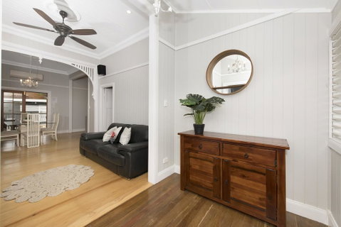 Beautiful Queenslander - Tweed Heads Accommodation 3