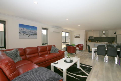 Bedrock - 11 Twynam Street, Jindabyne - Tweed Heads Accommodation 3