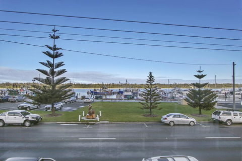 Bellevue On The Lakes - Tweed Heads Accommodation 1