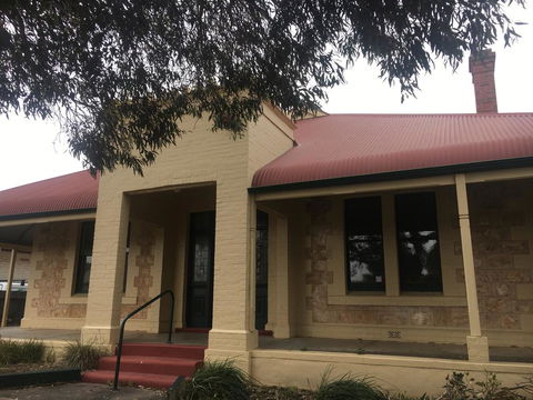 BELMONT 11 Bedroom Home In The Heart Of Victor Harbor - Tweed Heads Accommodation 1